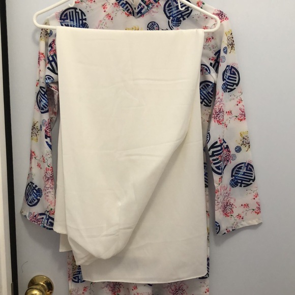 Vietnamese ao dài - Picture 3 of 3